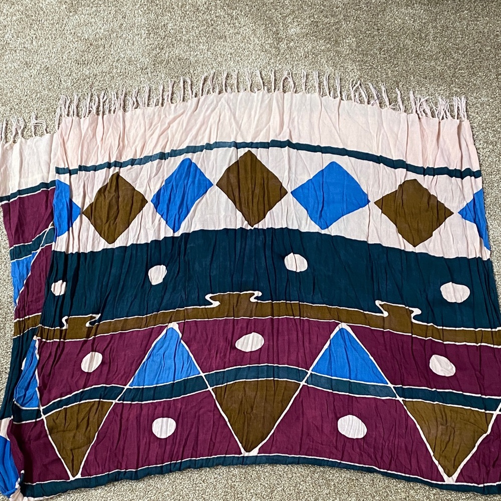 Geometric Patterned Scarf